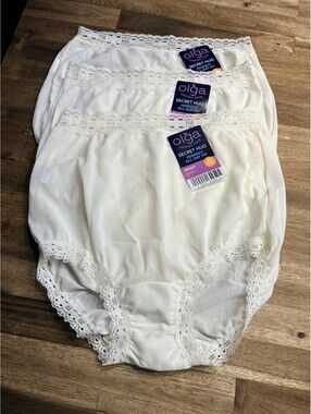Lot of 5 Pair Olga Secret Hug Brief Panties 5/S White/Beige Nylon w/ Lace Trim
